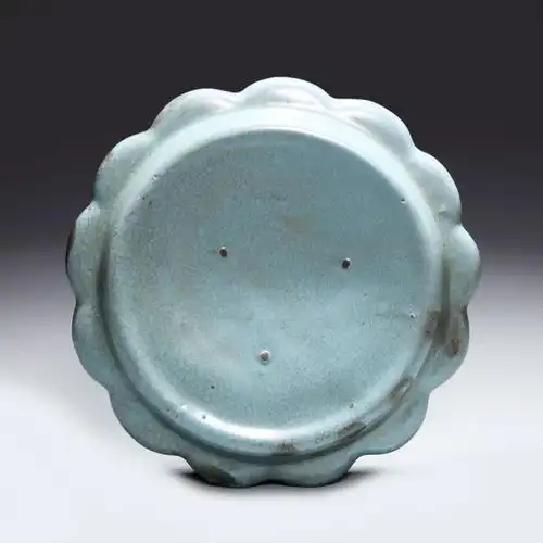 清代 仿宋汝窑 天青釉葵口洗(直径12.8厘米,底径10厘米,高1.8厘米)