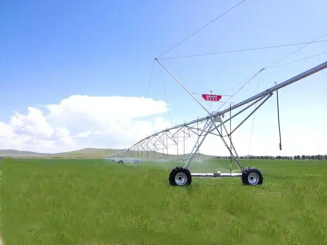 (指针式喷灌机)德邦大为的灌溉设备好的口碑,不但得益于工程师的售后