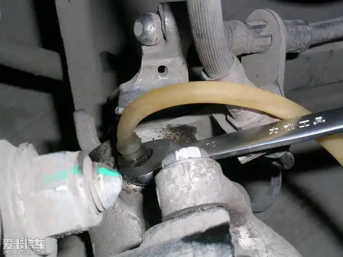 【图】自己动手尝试换刹车油(35楼新上离合分泵图片)_3_速腾论坛_爱卡