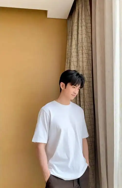 新晋 "梗王" 张云龙,嘉行传媒 "太子爷",杨幂为何青睐他?