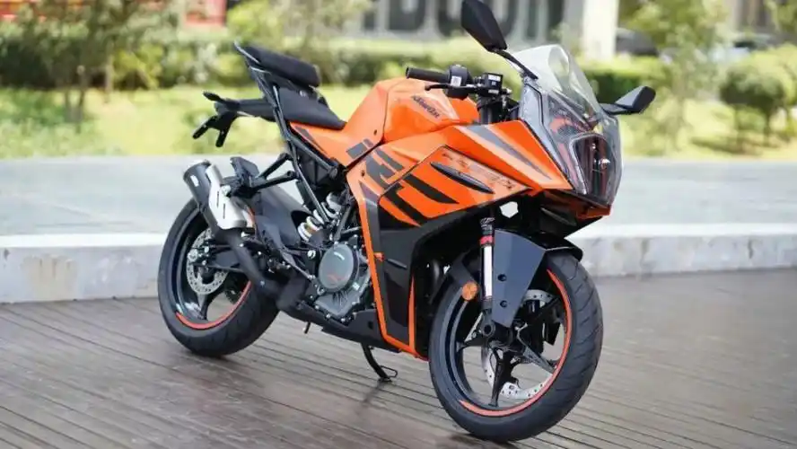 51980元ktmrc390新款上市标配牵引力控制弯道abs