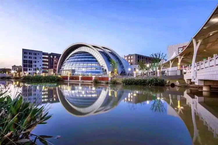 祝贺华东师大三附中新校舍正式落成