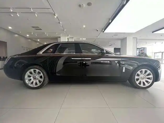 劳斯莱斯古思特黑色标轴现车450万随时提