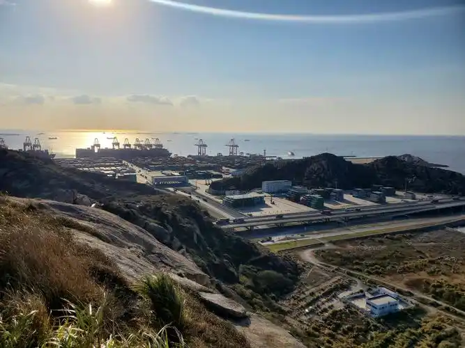 世界第一大港口上海洋山深水港