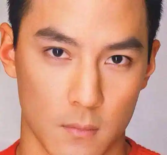 年轻时帅炸天,人过中年大变样的8位男星,个个让女人心痛_吴彦祖_黄磊