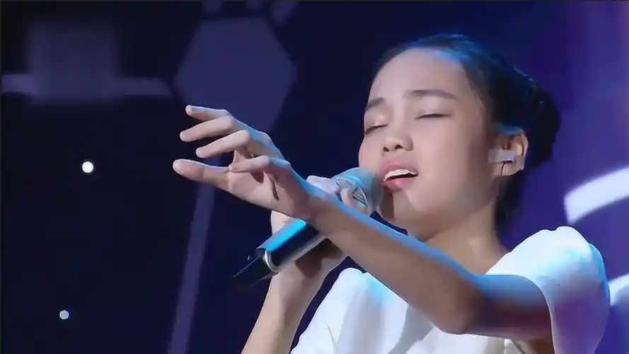 汤晶锦挑战《乌兰巴托的夜》,被她唱的撕心裂肺,可能没人能超越了