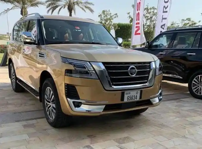 全新日产途乐海外到店实拍,新车外观更加时尚,内饰更加有质感!