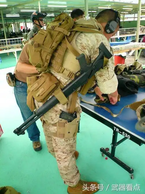军事丨专门为美国三军研制的,战斗m4超级90霰弹枪