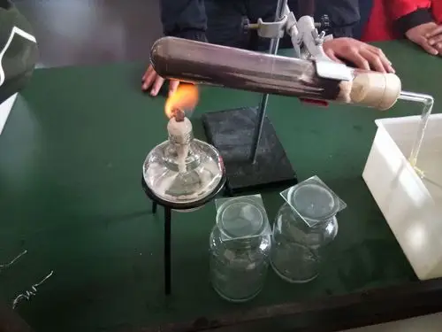 竞赛的内容:       实验室用高锰酸钾制取氧气 比赛过程