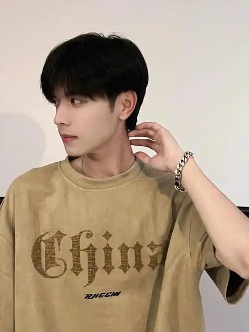 男生不烫不染也好看的发型~微分碎盖头2022最火男生塑形烫一款烫型不