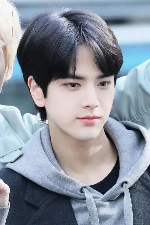 3个技巧正确驾驭中分发型!