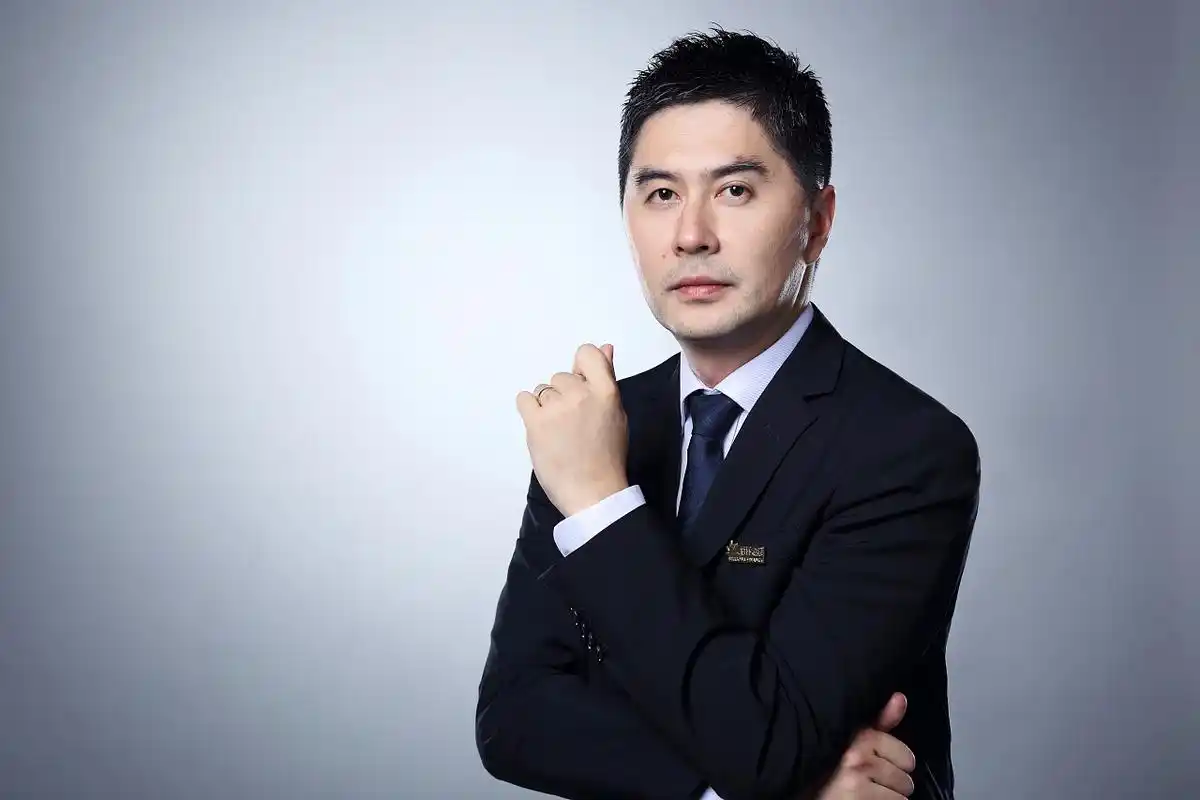 企业高管商务形象照—深圳阡陌金融