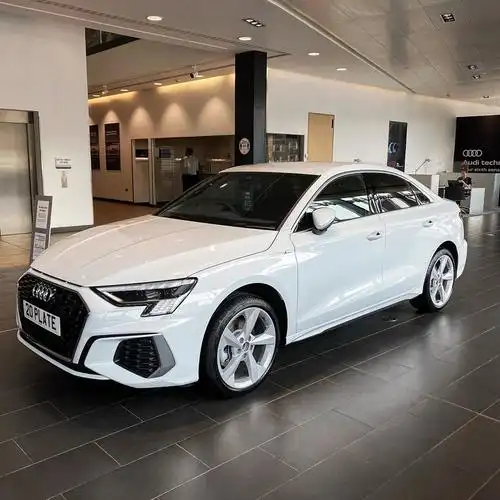 全新奥迪a3三厢版实车大气又协调