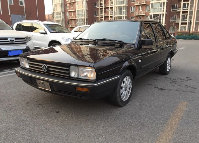 车非常适合,车内空间宽敞,在十几年前大众桑塔纳(参数|图片)非常漂亮