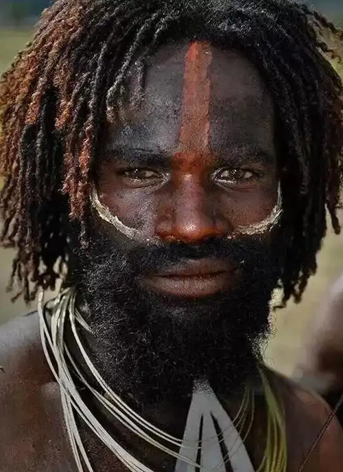 印尼巴布亚食人族武装生殖器 土著人巨大生殖系统