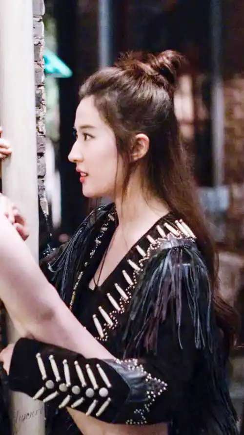 明星女神刘亦菲二代妖精白纤楚赞评论更多