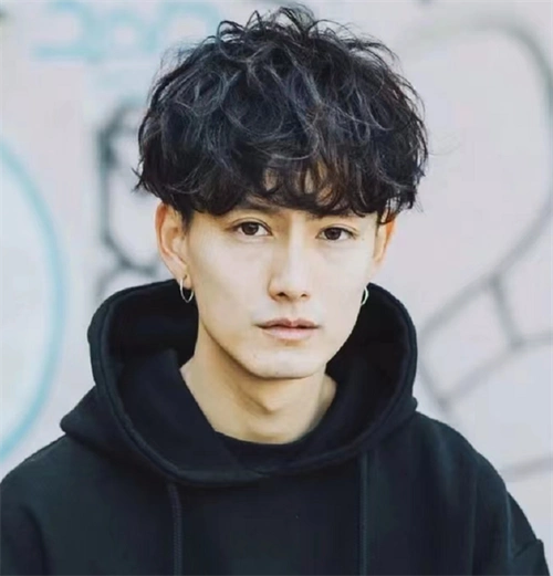 日系男生定位烫 帅气清爽显发量_男生烫发 - 美发站