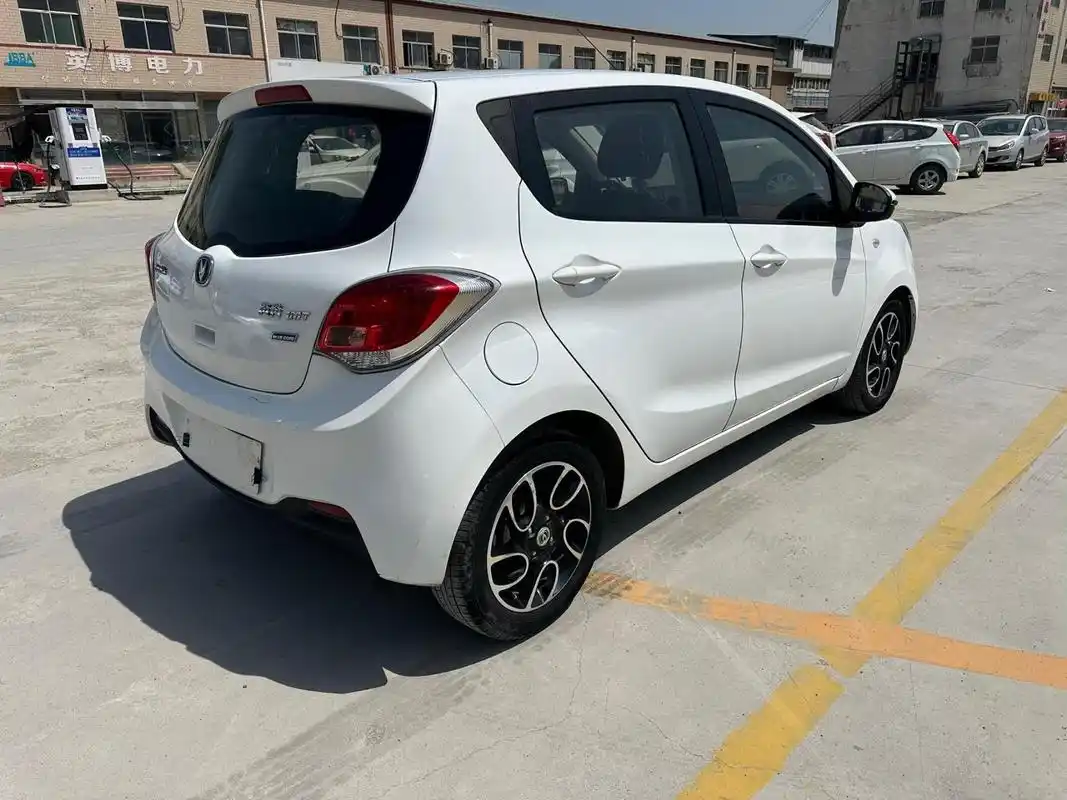 16年自动挡长安奔奔mini到店,新款1.