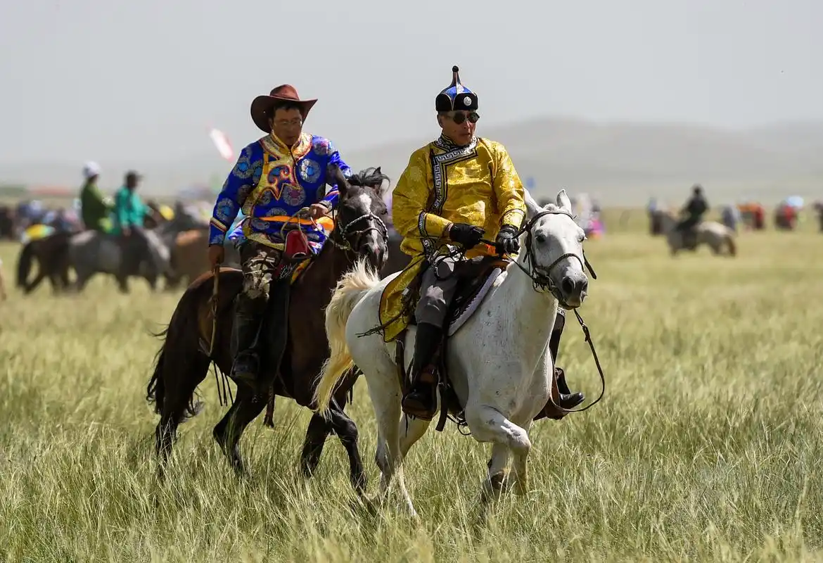 欢聚草原那达慕
