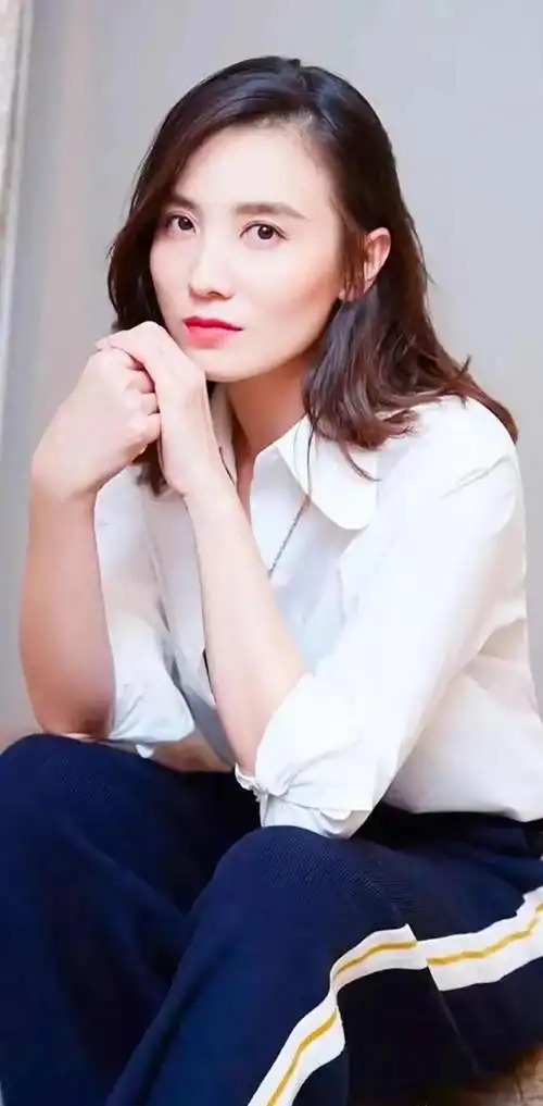 精致优雅端庄大方时尚婉约的宋佳魅力无限的写真照