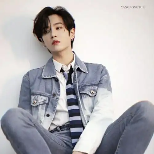 李憨憨的后脑勺