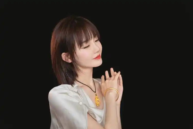 苗苗优雅浪漫写真图片