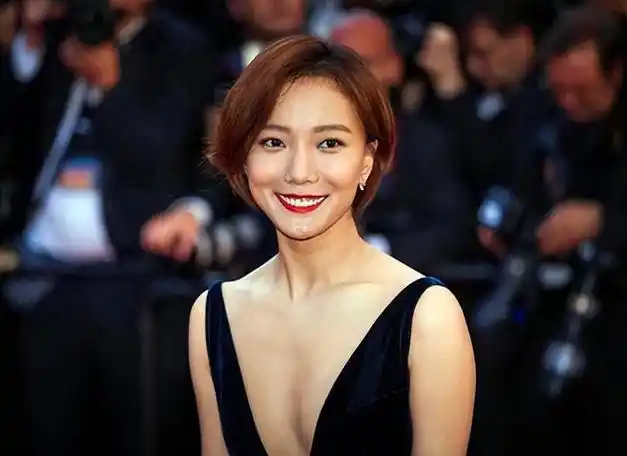 总之,王珞丹从巅峰跌落的原因是多方面的,既有个人原因,角色塑造问题