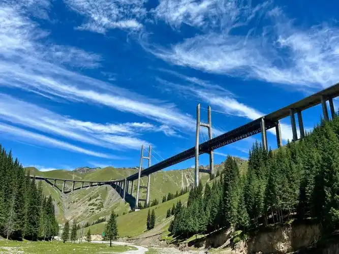 伊犁第一景果子沟大桥的绝佳观赏角度
