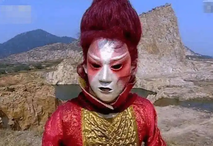 谁还记得14年前的"阴蚀王",卸去浓妆之后,简直帅的不敢认_修庆_角色