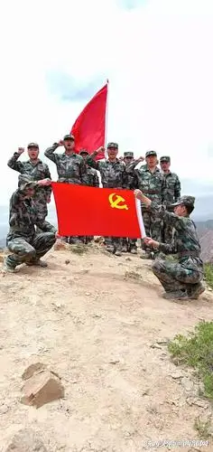 17岁来到军营,迄今为止已服役12年,除了在格尔木某兵站服役一年,其余