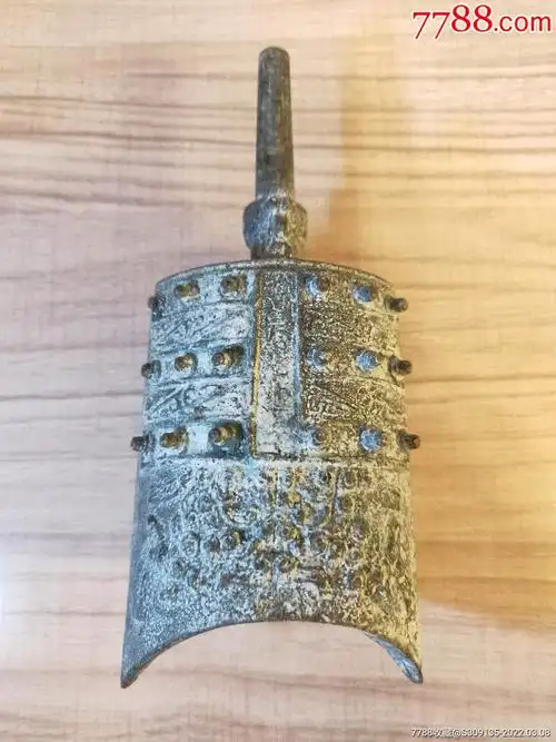 老藏家海外回流精品铜编钟乐器花纹精美白色奶油锈包浆成色漂亮