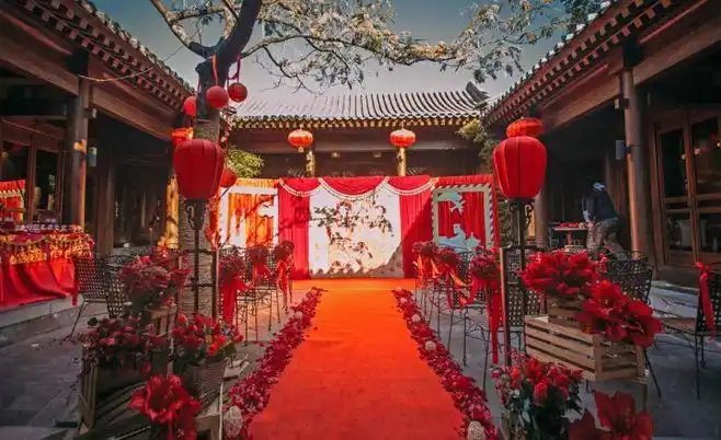 四合院里的复古风新中式婚礼 by @三只熊花艺-沁园恒硕 : 一场复古风