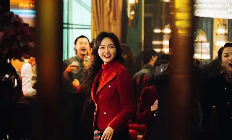 《花开时节》:普通人的不凡传奇 电视剧《繁花》通过阿宝的故事,展示