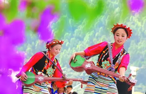 藏传统舞蹈"堆谐"(图)