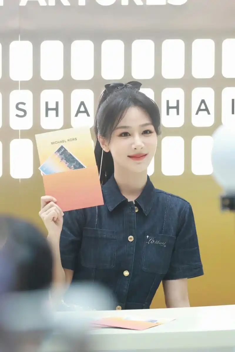 杨紫今日高马尾造型生图新鲜出炉! 感觉如何?