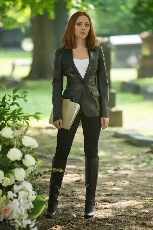 黑寡妇片场照曝光斯嘉丽约翰逊小辫子造型开拍起源故事