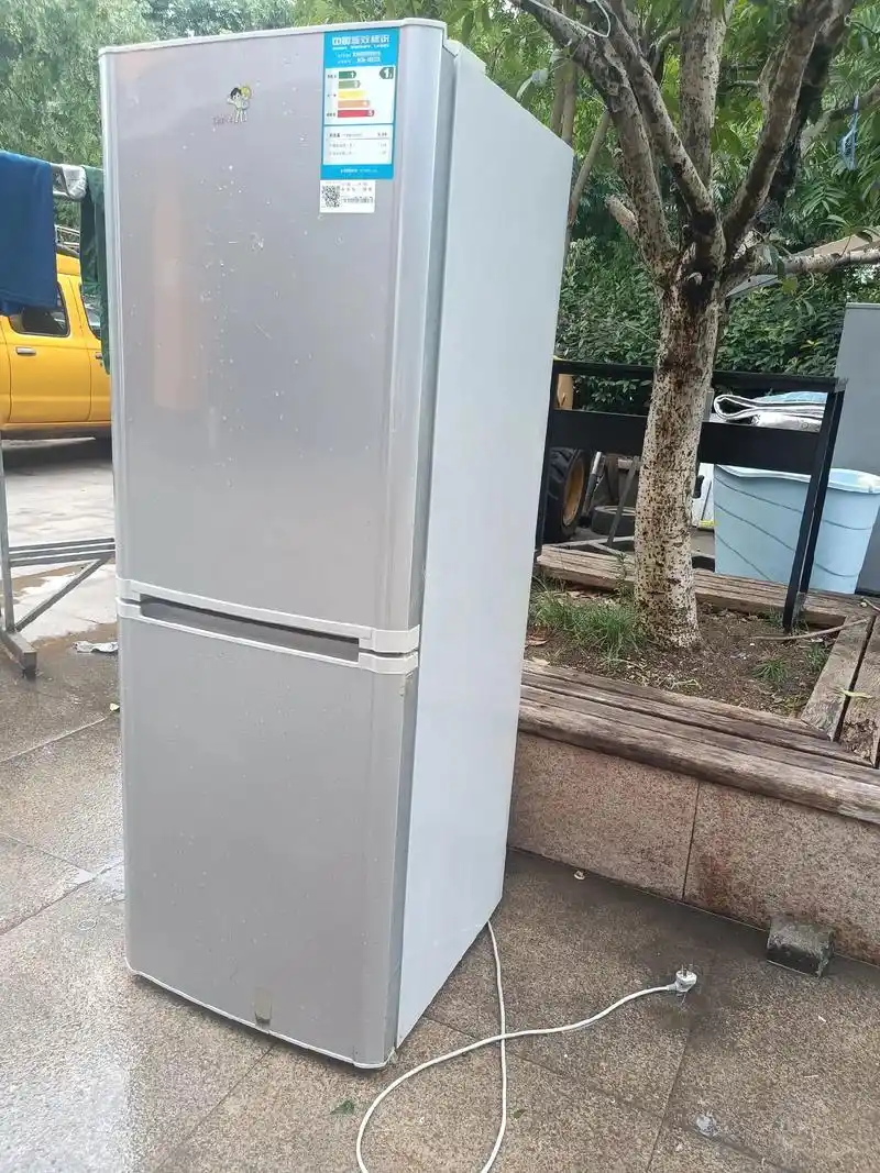 转塘二手家具家电市场,小黄旧货.出 图一图二海尔182l冰箱 - 抖音