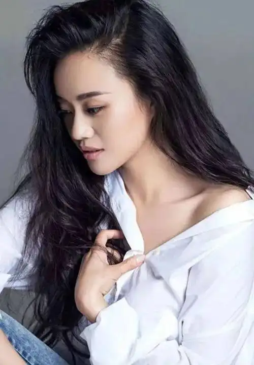 【明星演员】中央戏剧学院丨何翯