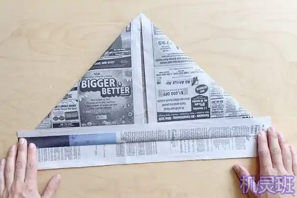 怎么用报纸简单折纸彼得潘帽子(步骤图解)