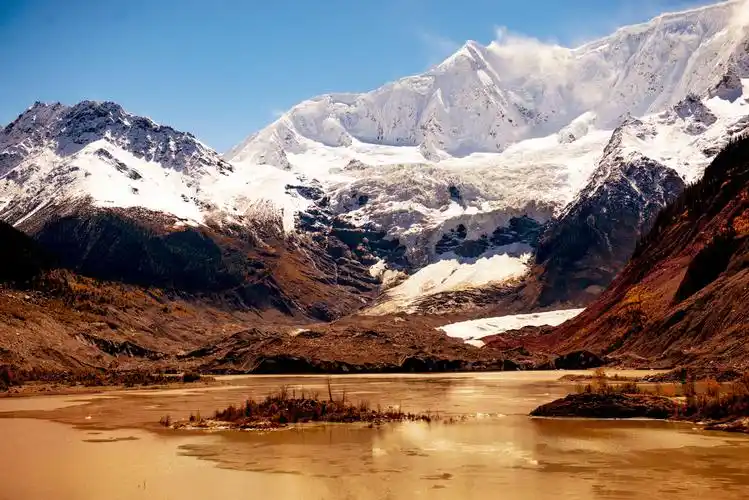 中国最美冰川米堆冰川