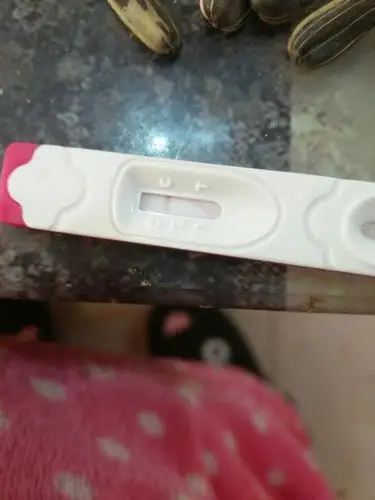 验孕棒 第二条斜着是怎么回事