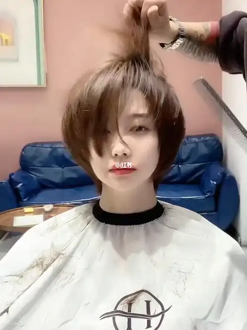 天津短发 减龄蓬松气垫烫卷中短发发型设计韩版气垫烫不伤发,打造