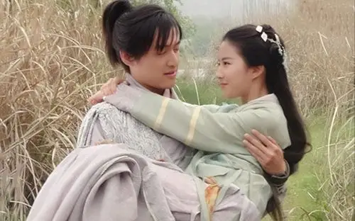 胡歌x刘亦菲快进来吃歌菲老糖有时候看采访觉得就是普通同事有时候又