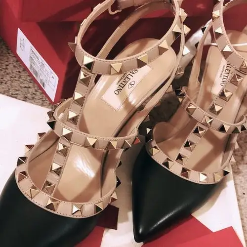 华伦天奴铆钉鞋