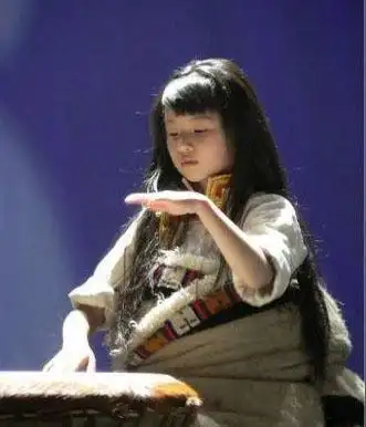 杨丽萍或由侄女小彩旗接班 网曝清纯家居萌照