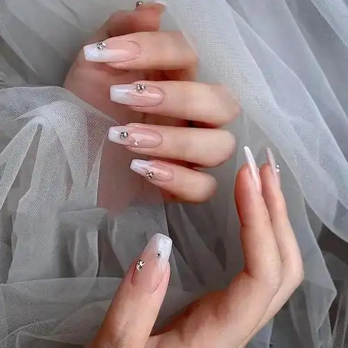 嘟嘟瓜美业网:夏日渐变美甲的正确打开方式,你get了吗?