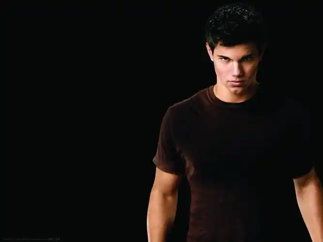 泰勒·洛特纳写真图片-自制1080x1800壁纸.高清大图-明星写真馆n63.