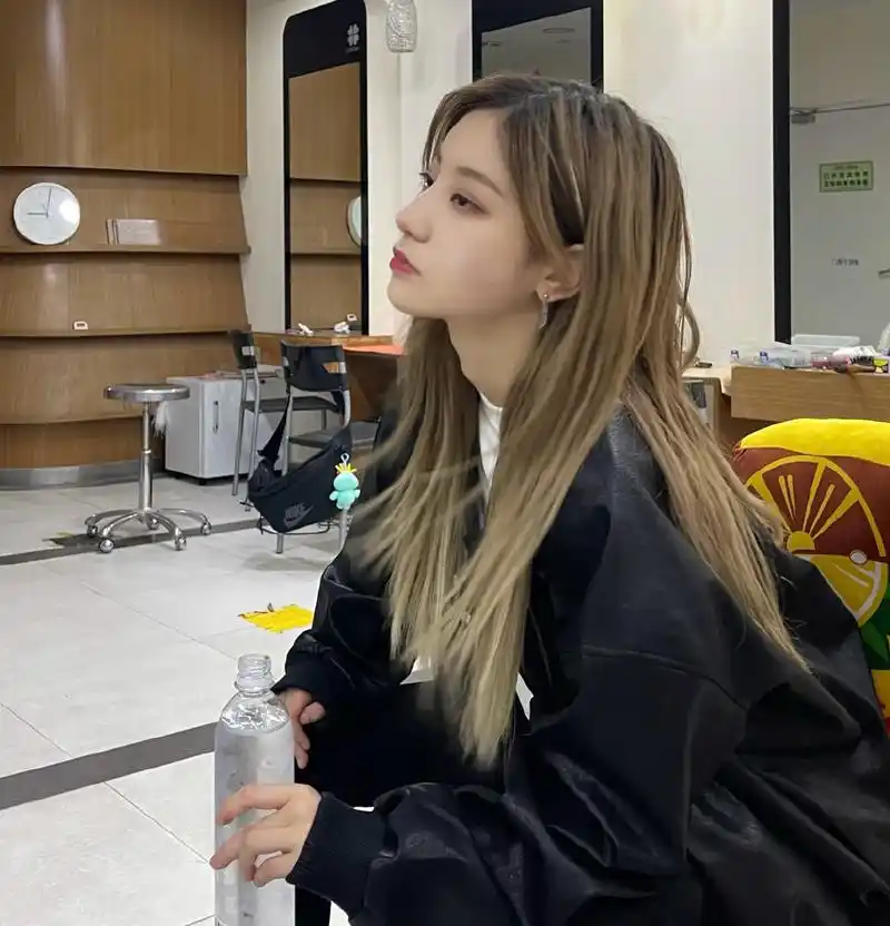 美女歌手袁一琦迷人美照欣赏,好漂亮