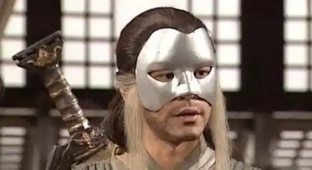 杨过戴面具是为了避免桃花和让自己低调一点,古天乐版杨过这样的面具