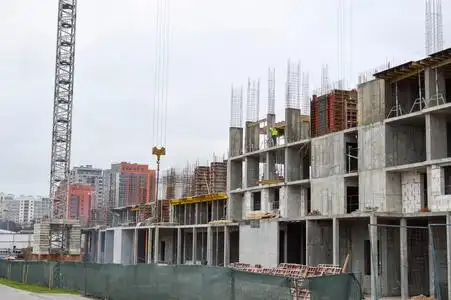 钢筋混凝土裂缝结构水泥墙基础施工建筑现场制作钢筋金属框架浇筑